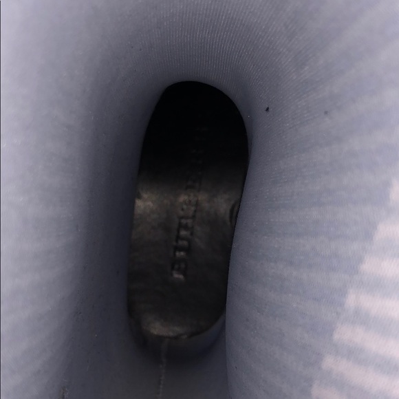 Burberry rain boots - Picture 3 of 5